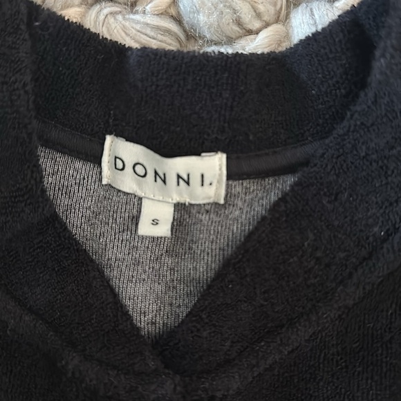 Donni. Terry Black Henley long sleeve size small - Picture 4 of 5